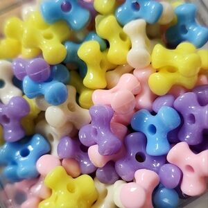 Beadtopia Pastel Mixed Tri Beads Container 350 pcs NWT Blue Pink Yellow Purple